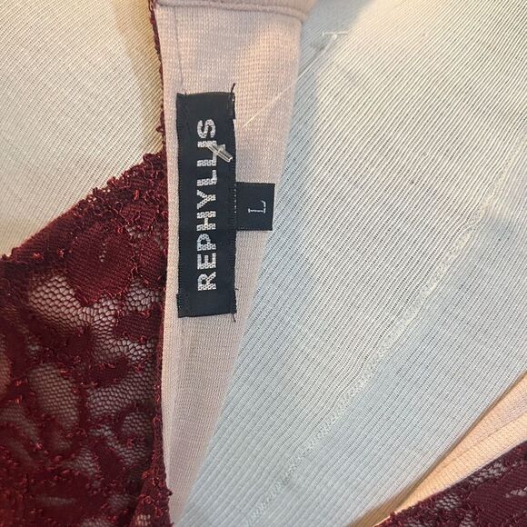 Rephyllis Elegant Burgundy Lace Halter Gown Size Large - Picture 12 of 12